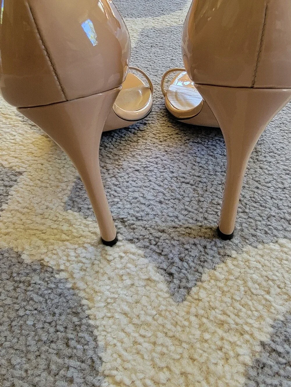 Stuart Weitzman Beige Patent Leather Ankle-Strap Heels Nudist II 8M - Picture 7 of 9